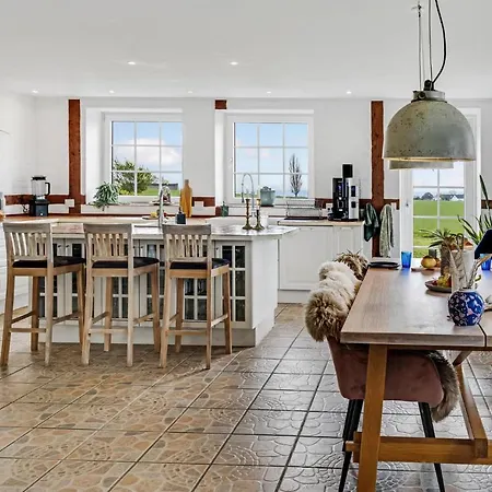 Awesome In With Wifi And 5 Bedrooms *